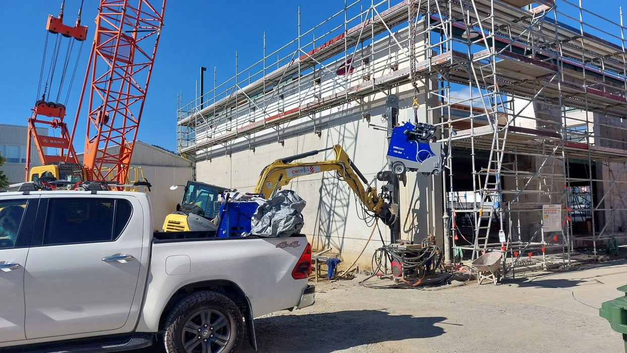 F350-38efi Floor saw. - Artizan Diamond